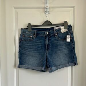 Gap girlfriend raw edged denim shorts size 31/12
